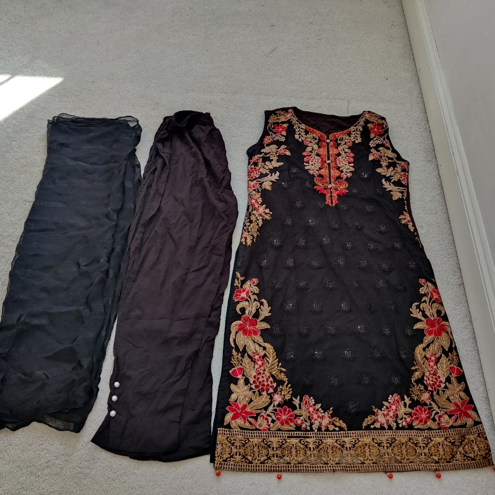Women shalwar qameez